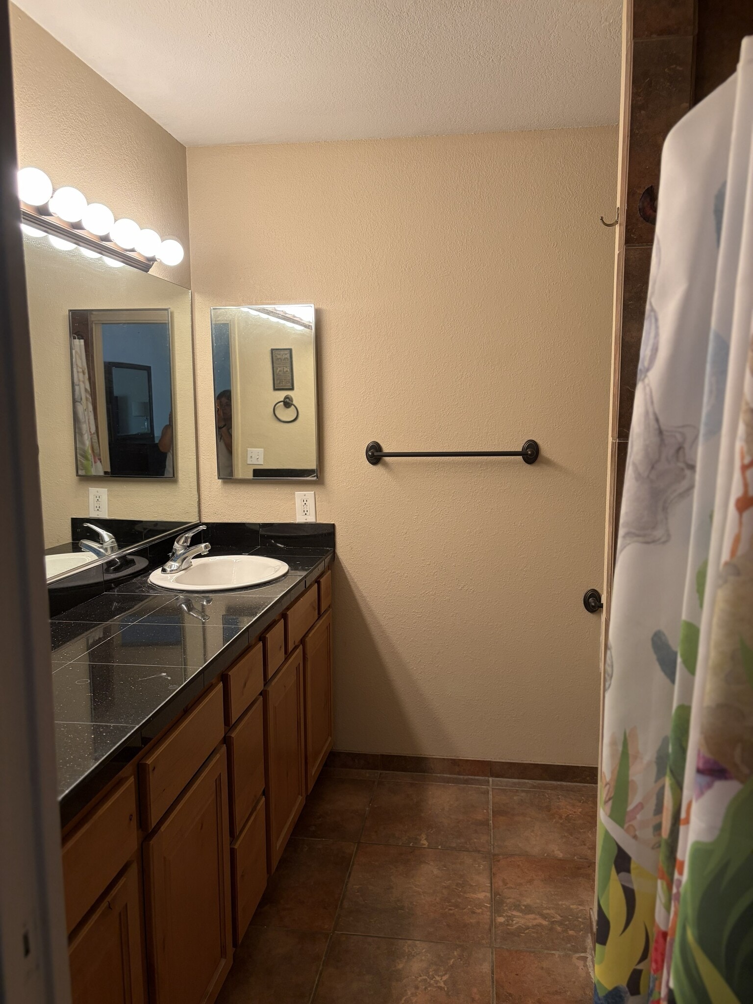 Building Photo - 6460 N Tierra de las Catalinas