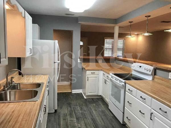 Building Photo - 6003 Holly Bay Dr