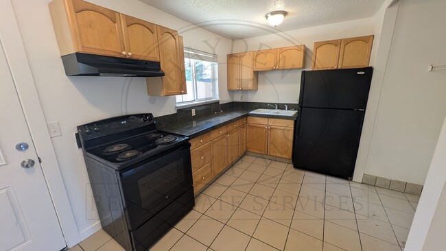 Building Photo - Single-story Duplex in Sherwood