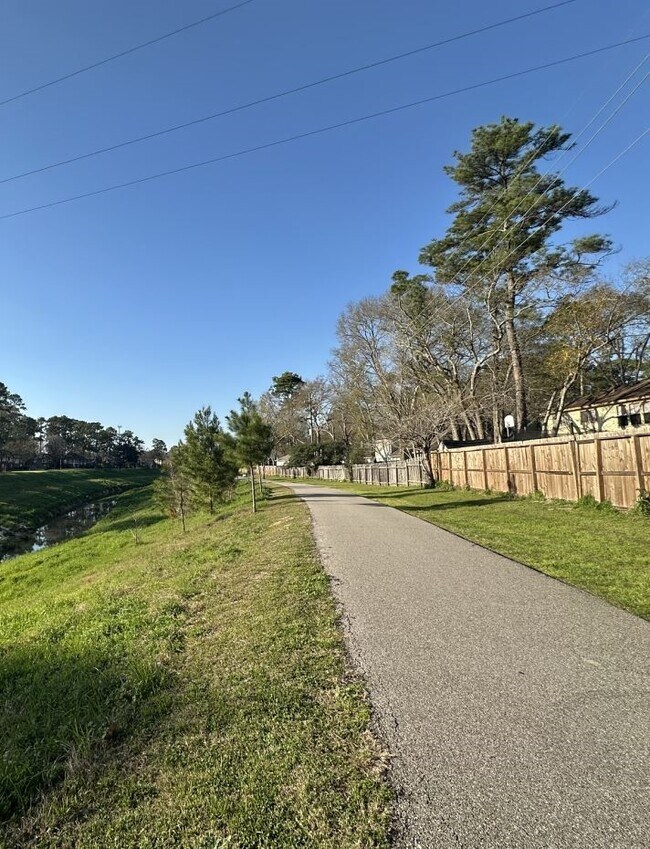 Building Photo - 15126 Forest Lodge Dr