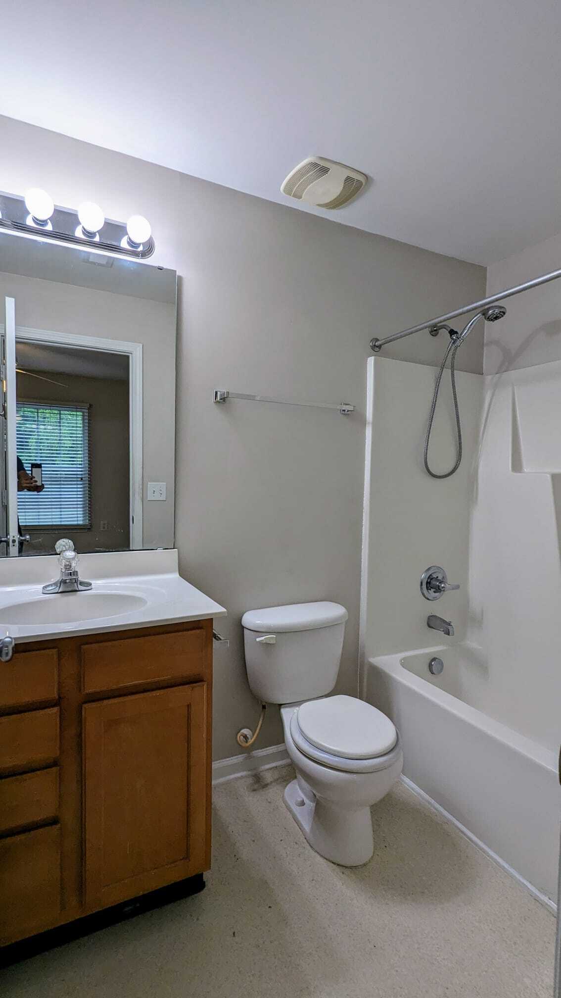 Building Photo - 3710 Cotswold Ave