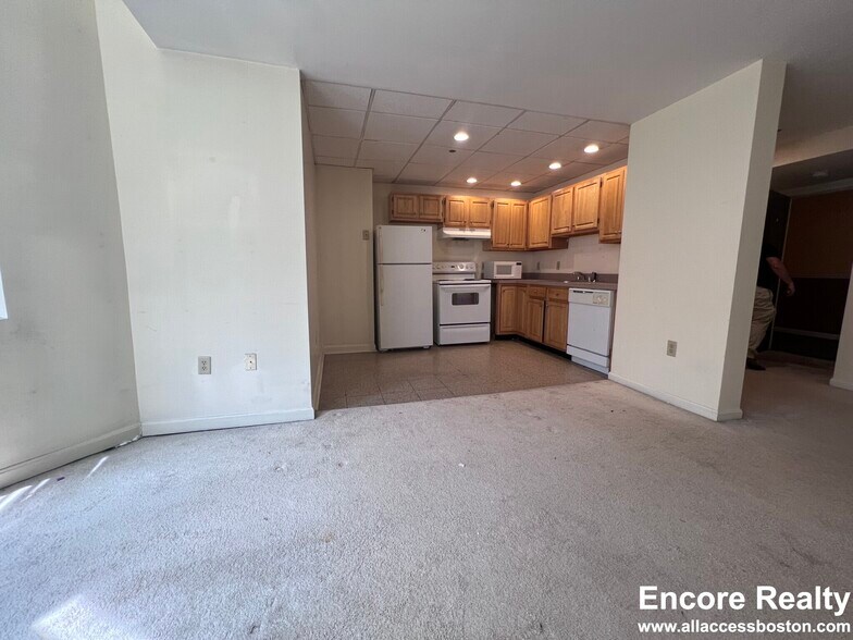 Building Photo - 195 Park Dr