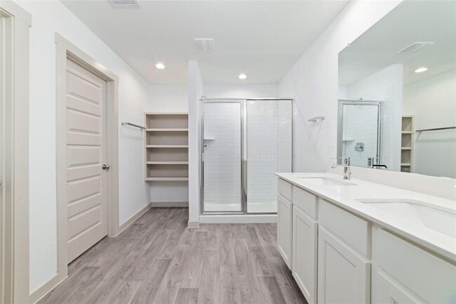 Building Photo - 7207 Sunbreeze Ln