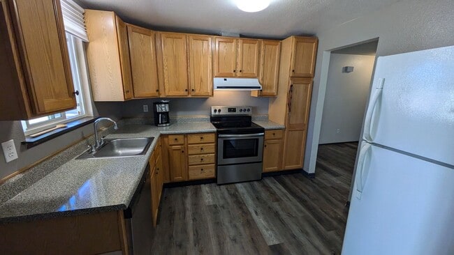 Building Photo - 801 Barksdale Ave