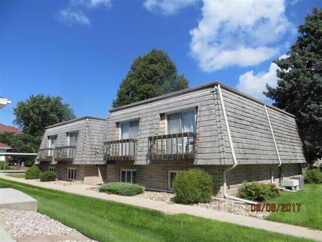 Primary Photo - 704 S 3rd St