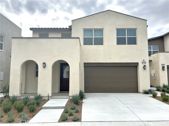 Primary Photo - 15764 Caterpillar Dr