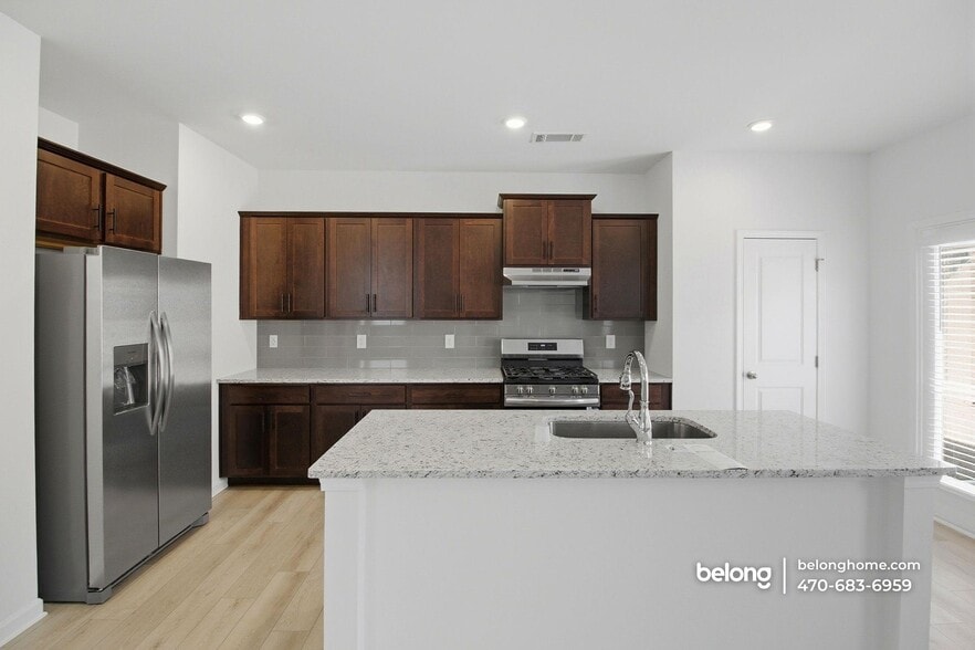 Building Photo - 101 Parkwood Dr