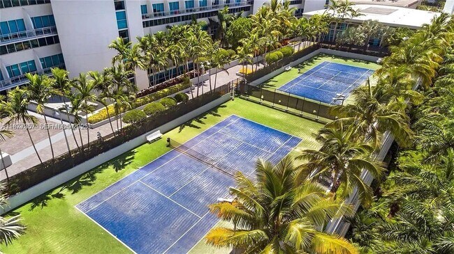 Building Photo - 2950 NE 188th St