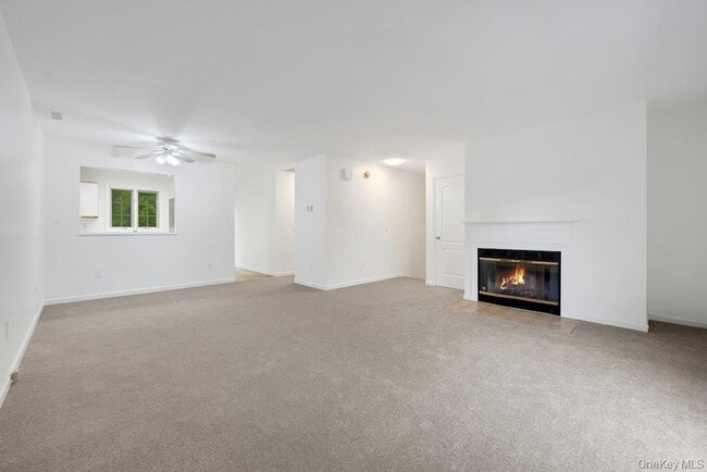 Building Photo - 2102 Martingale Dr