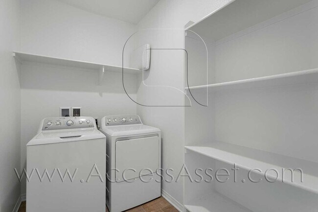 Building Photo - Dreamy 2-Story, 3 Bed/2.5 Baths Townhome In New Community!