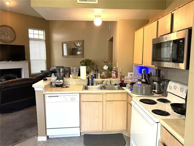 Building Photo - 1101 Vintage Village Ln