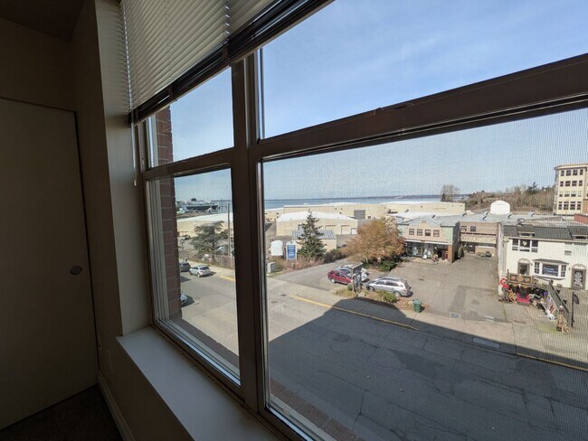 Building Photo - 1 Bedroom, 1 Bath Condo at Harris Square