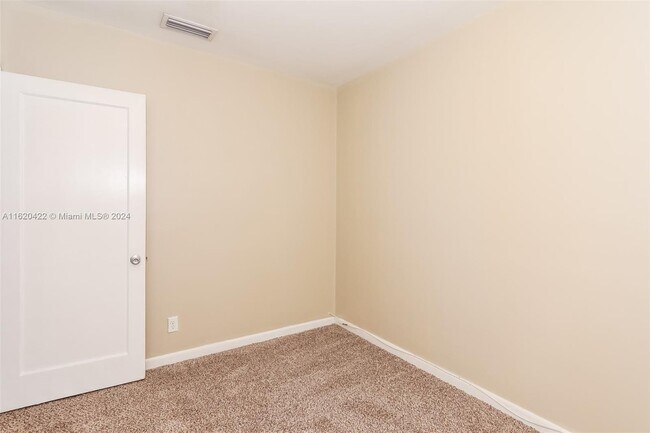 Building Photo - 1640 NW 3rd Ave