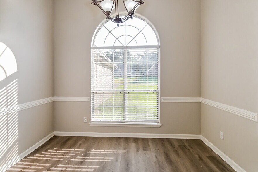 Building Photo - 157 Pebble Creek Cove E