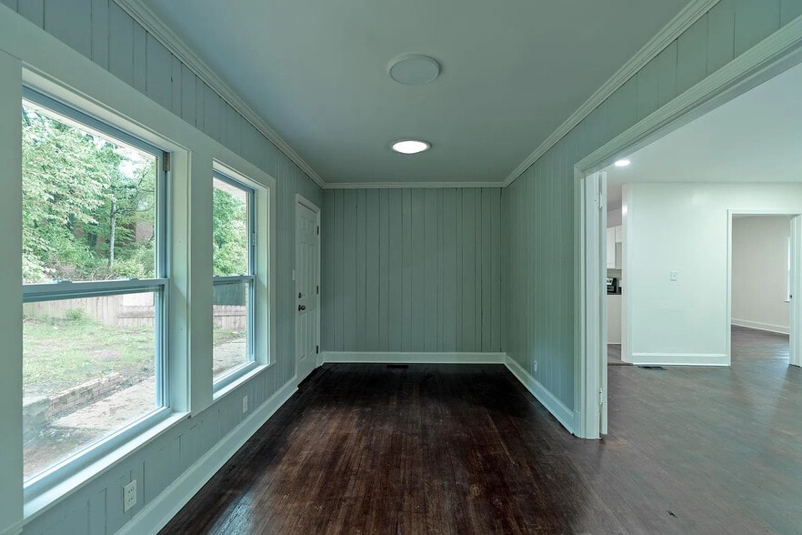 Building Photo - 808 Glenwood Dr