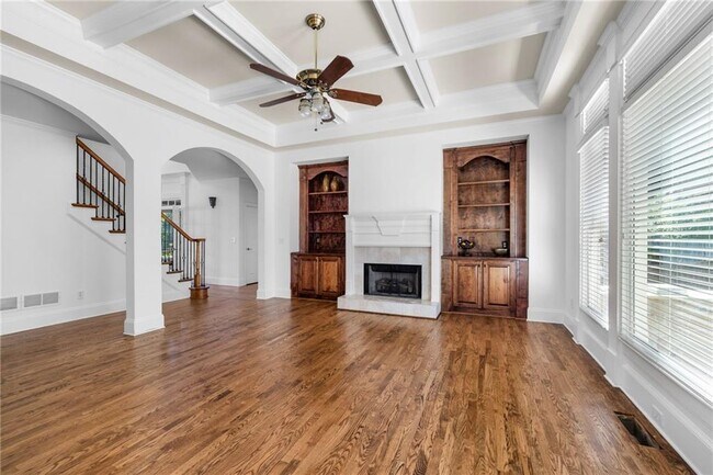 Building Photo - 1475 Boomer Cir