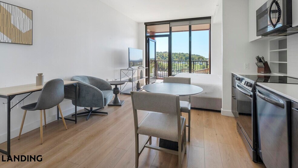 Building Photo - 632 Howard Rd SE