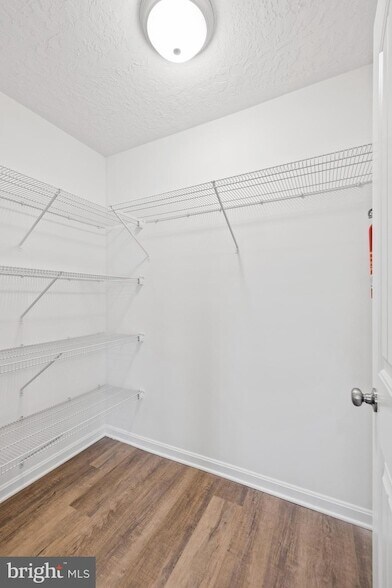 Building Photo - 446 Cadbury Dr