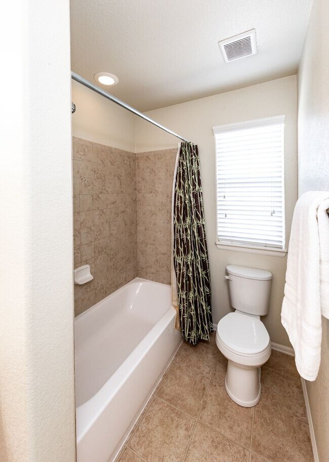 Building Photo - Cute End Unit 3 Bedroom Townhome in Lorson Ranch Next to Open Space