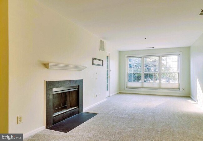 Primary Photo - 244 S Reynolds St