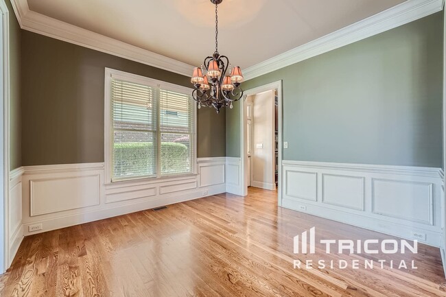 Building Photo - 3893 Ridge Grove Way