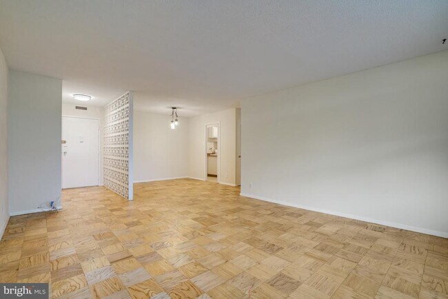 Building Photo - 2030 N Adams St