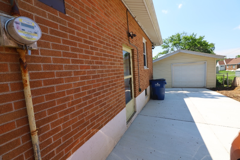Building Photo - 1041 Martha Ln