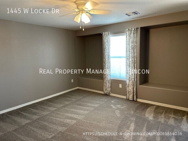 Building Photo - 1445 W Locke Dr