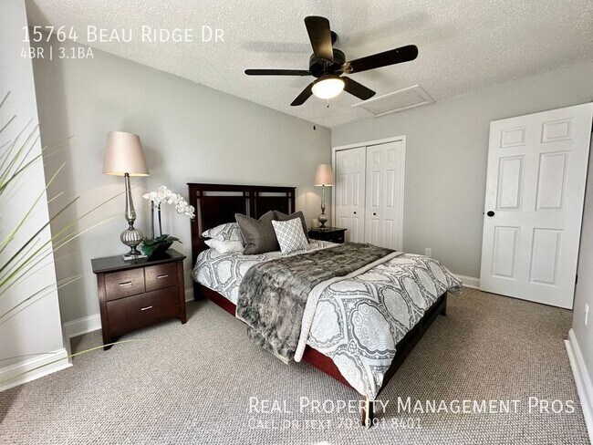 Building Photo - 15764 Beau Ridge Dr