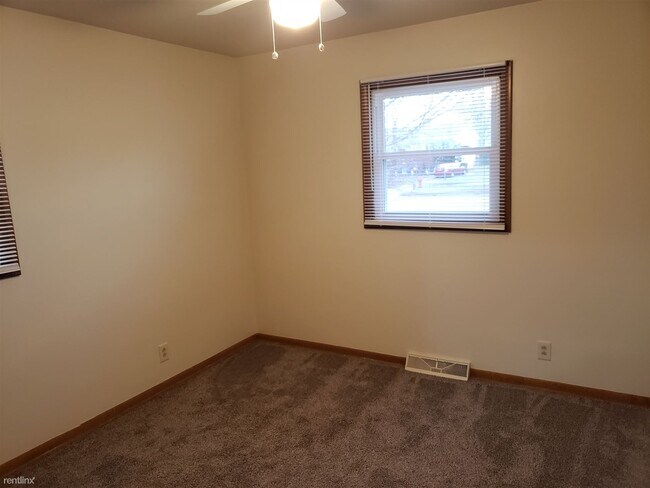 Building Photo - 3 br, 1 bath Duplex - Wilson 4261