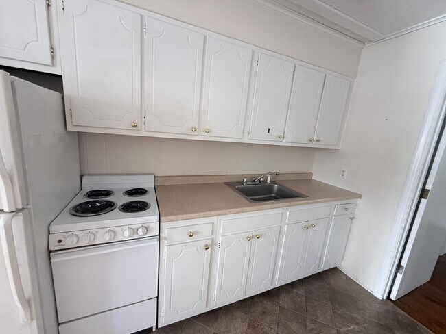 Building Photo - Playground Road