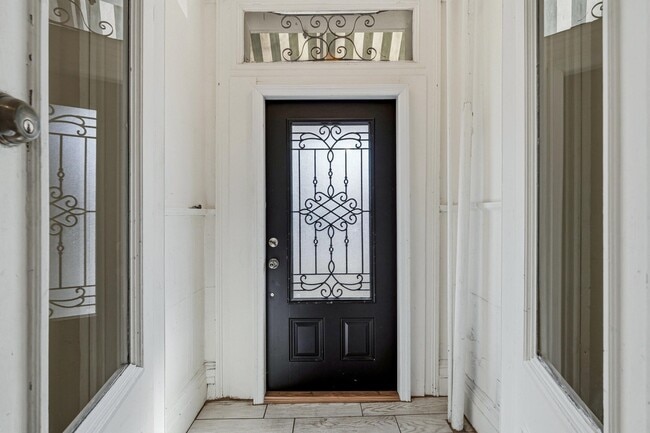 Building Photo - 37 W 34th St.