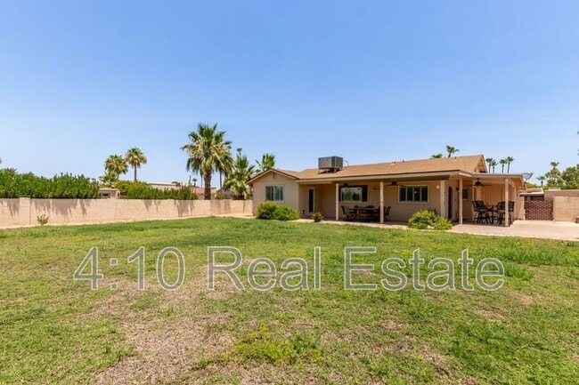 Building Photo - 26002 S La Cite Dr