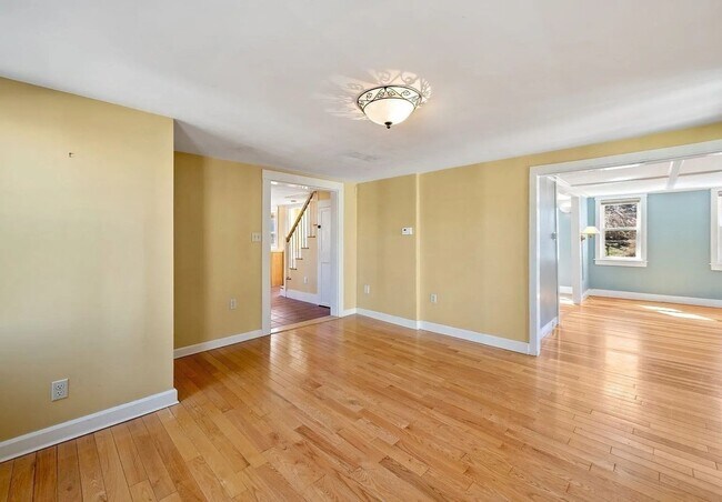 Building Photo - 14 Morse Ct