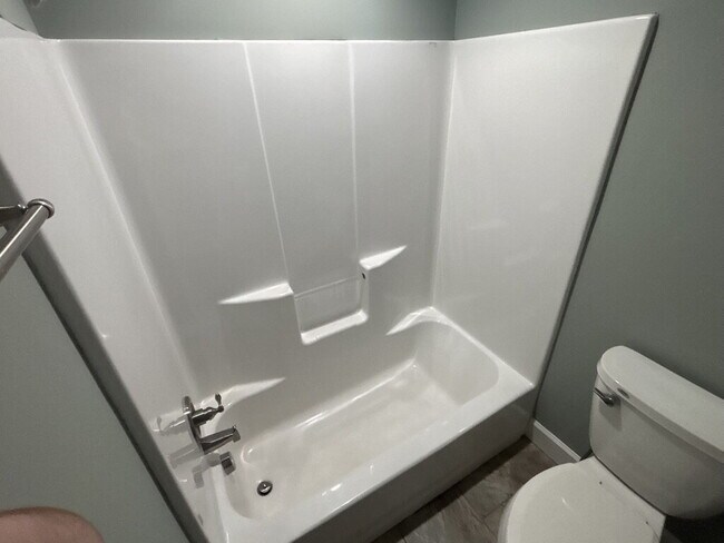 Building Photo - Spacious 3-Bed 2.5 Bath Townhome for Rent in Algood