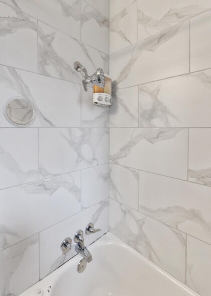 Building Photo - 718 N Floral St