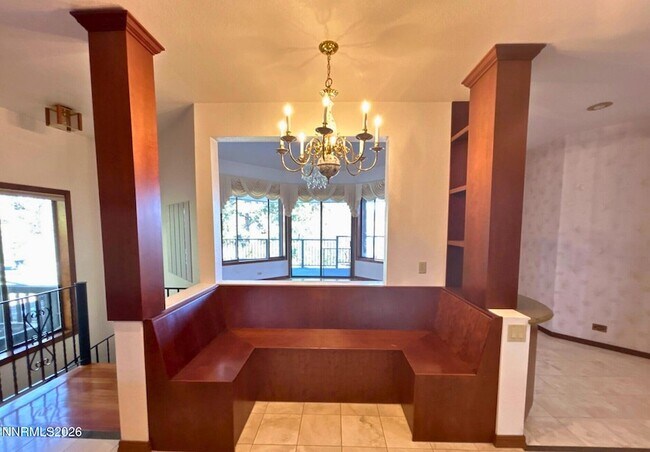 Building Photo - 2795 Lakeridge Terrace W