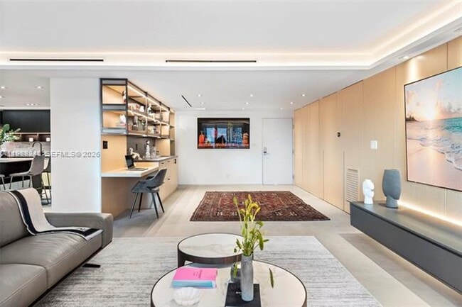 Building Photo - 2301 Collins Ave