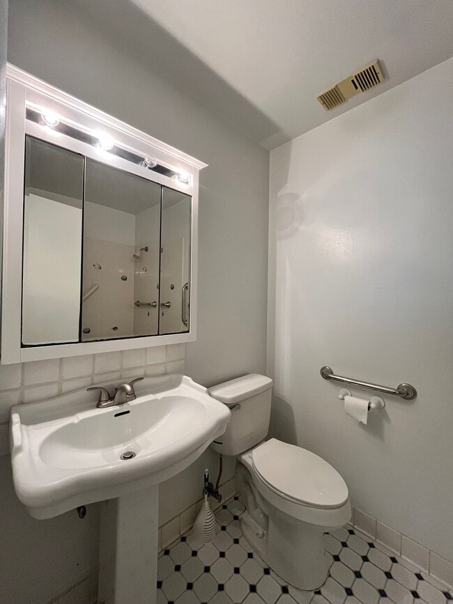 Building Photo - Indian Harbour Beach Townhome