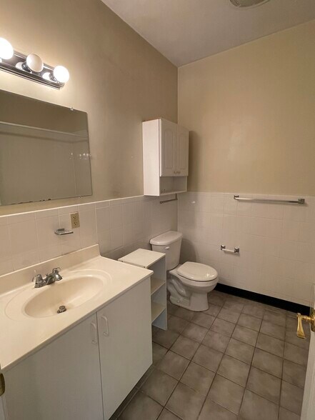 Building Photo - 454 Green St