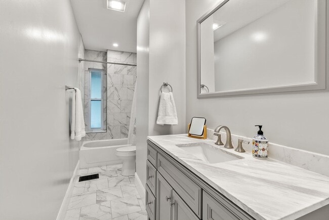 Building Photo - 103 Belgrade Ave