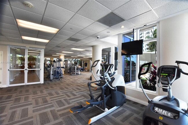 Building Photo - 801 Brickell Key Blvd