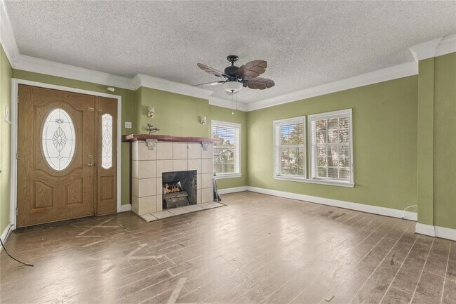 Building Photo - 1820 Live Oak Ave