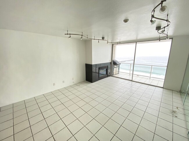 Building Photo - 615 Esplanade