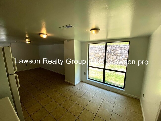 Building Photo - Cozy Three Bedroom Home in Salem with Shed