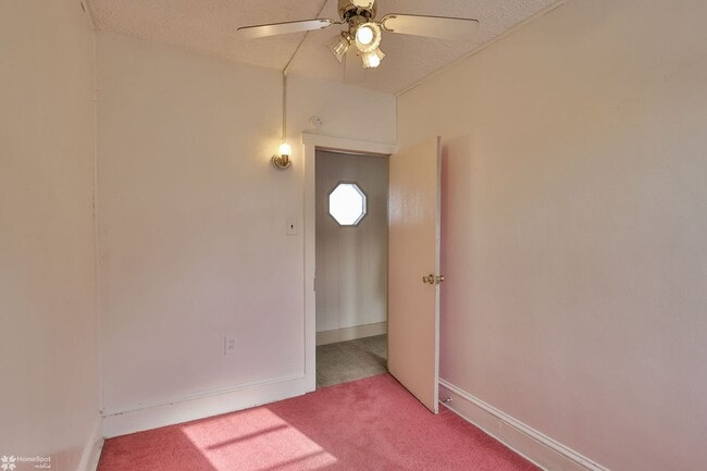 Building Photo - 50 W Catawissa St