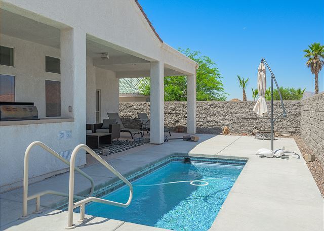 Building Photo - 2459 N Ridge Ave