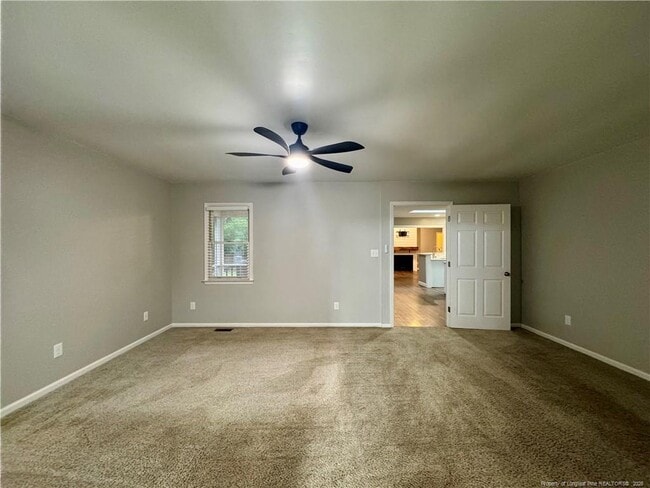 Building Photo - 200 Horseshoe Dr