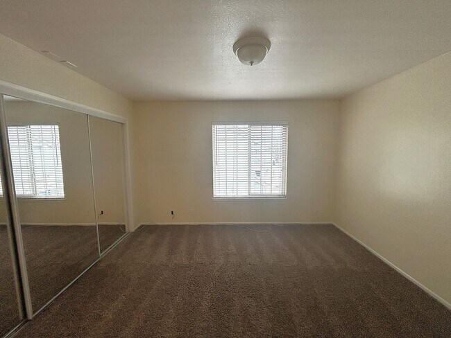 Building Photo - RIVERSIDE DR #17 CHINO 91710 (2 BED / 1.5 BATH)