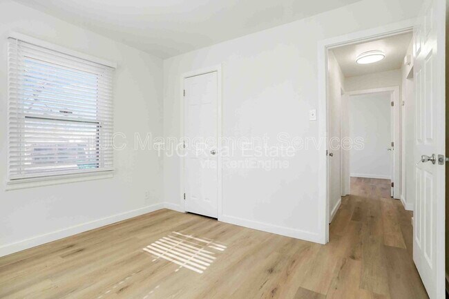 Building Photo - 1741 Newark St